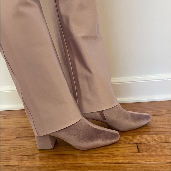 Velvet heeled ankle boots in lilac - Picture 5 of 8